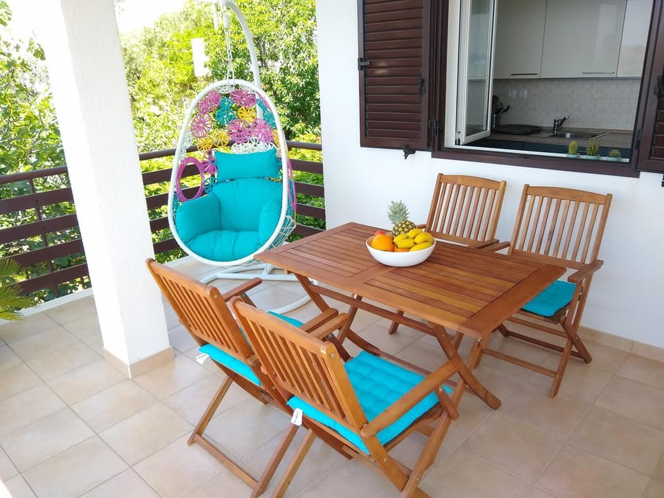 Balcony/Terrace, Seating area, Dining area, Sea view