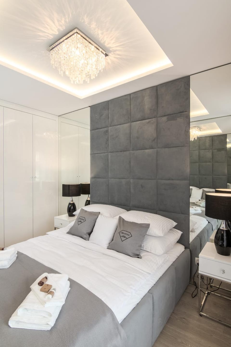 Crystal Luxury Apartments Rakowicka 22H Apartment in Krakow