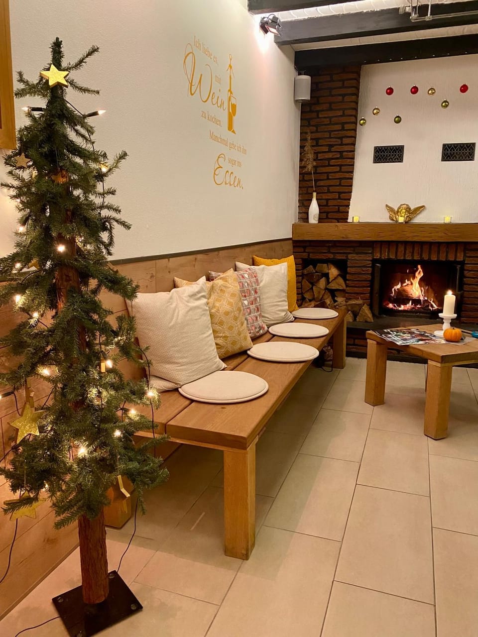 Restaurant/places to eat, Seating area