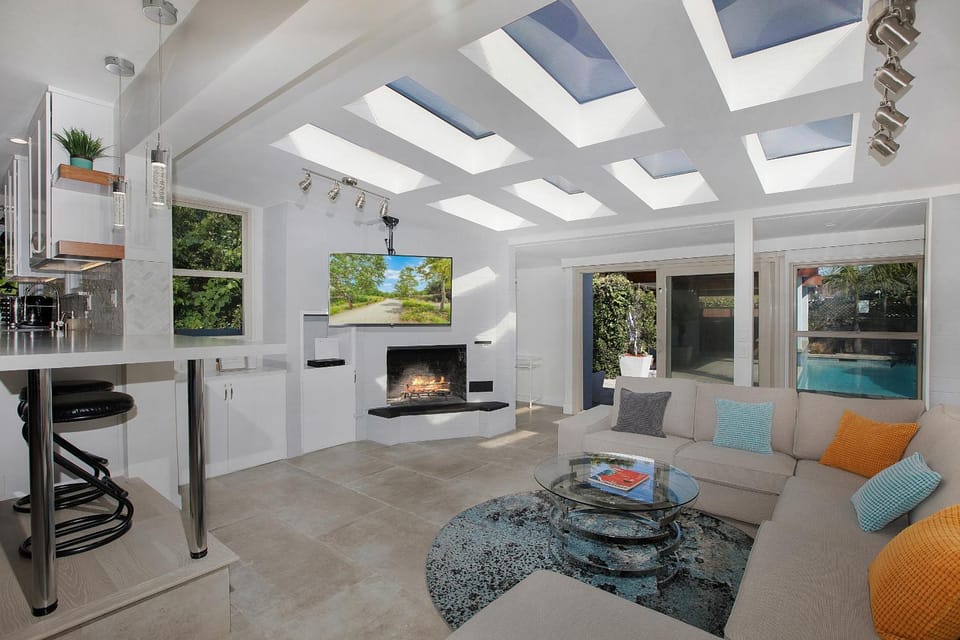 Living room, Seating area