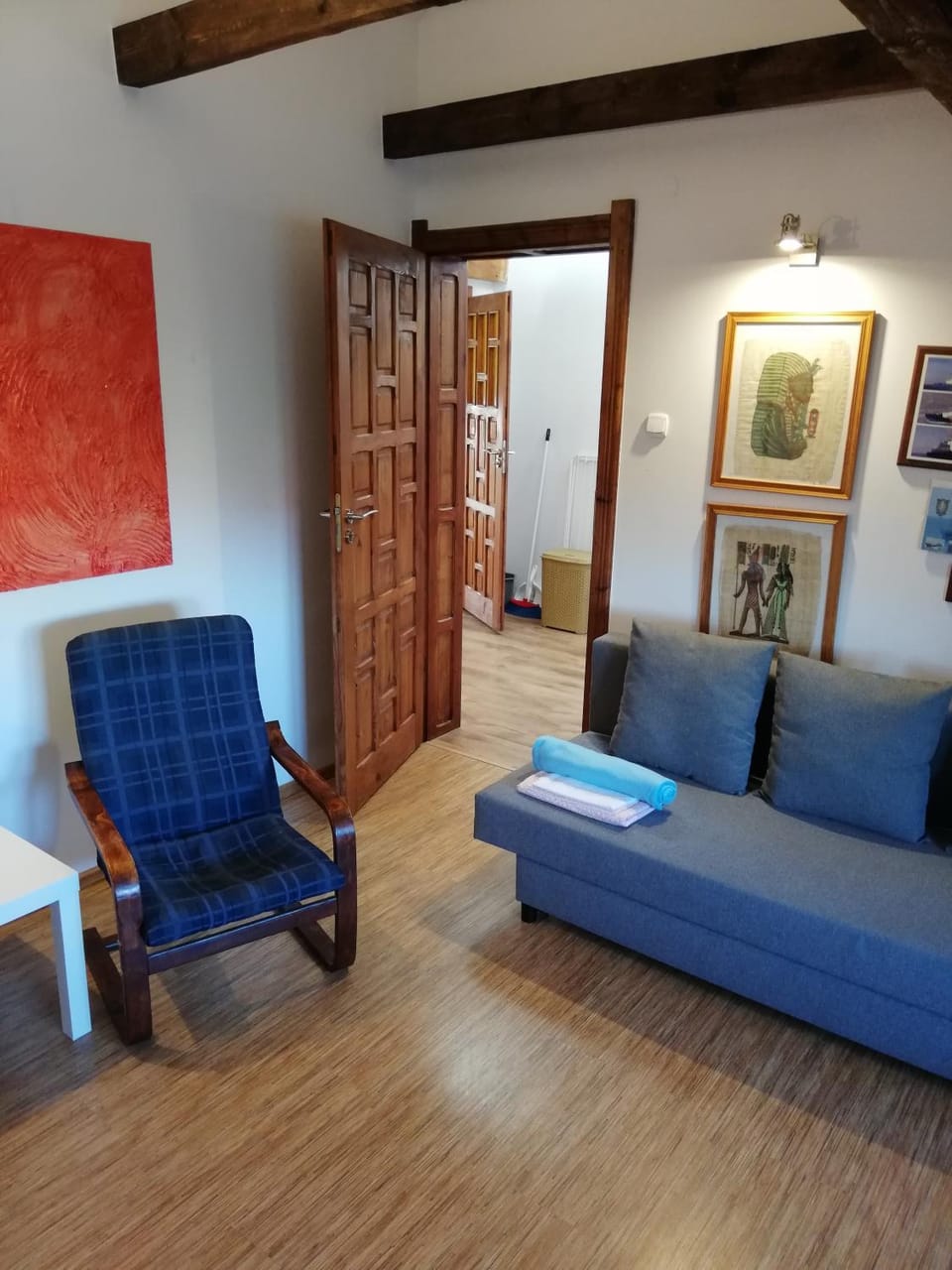 Bed, Seating area, Bedroom