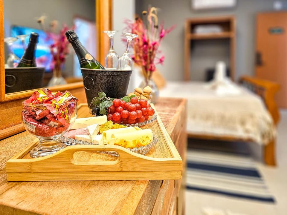 Food and drinks, Bedroom