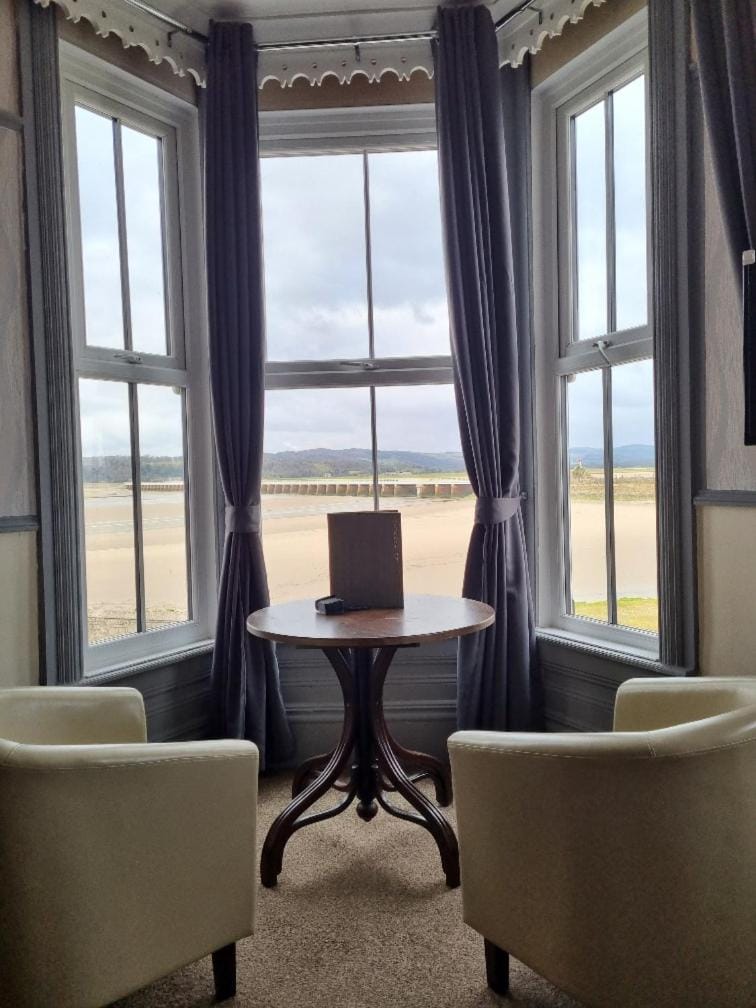 Seating area, River view