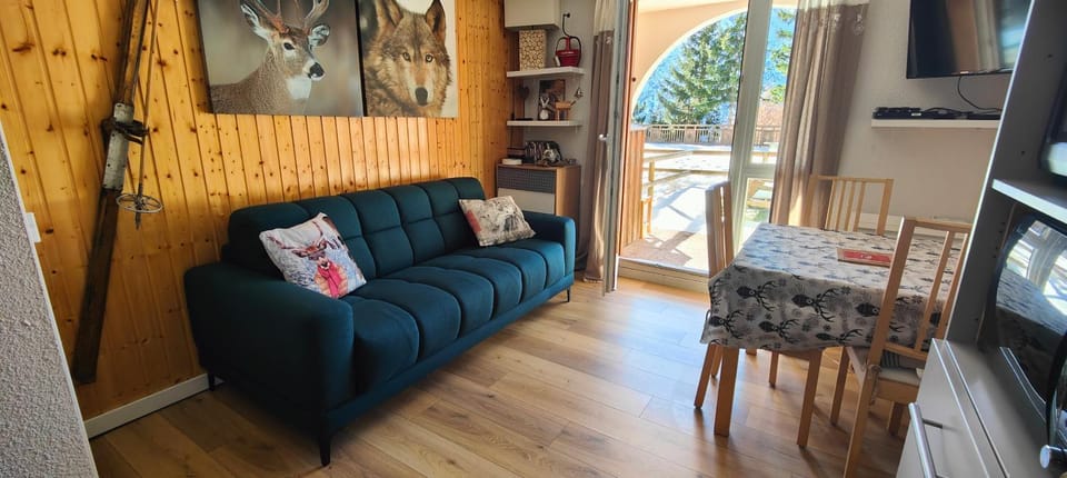 Patio, TV and multimedia, Living room, Dining area