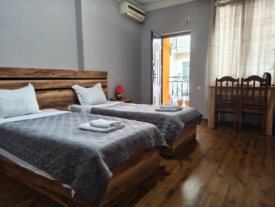 Hotel Lulu Bed and Breakfast in Batumi