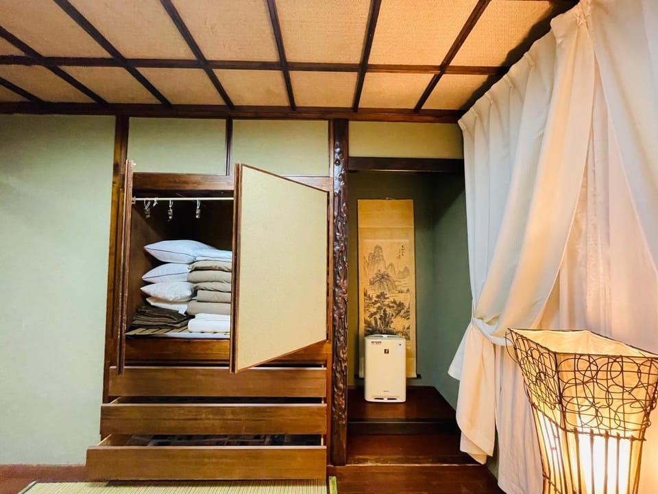 Milk-ya Women-Only Guest House Bed and Breakfast in Okinawa Prefecture