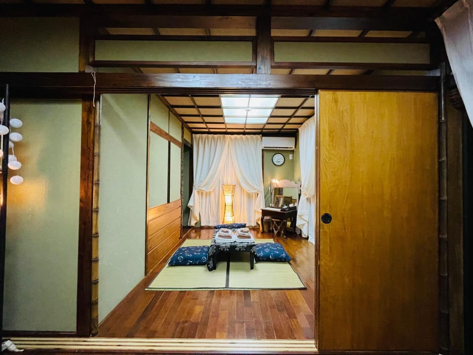Milk-ya Women-Only Guest House Bed and Breakfast in Okinawa Prefecture