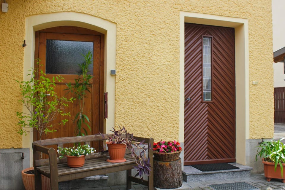 Patio, Facade/entrance