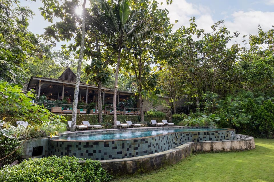 Property building, Swimming pool