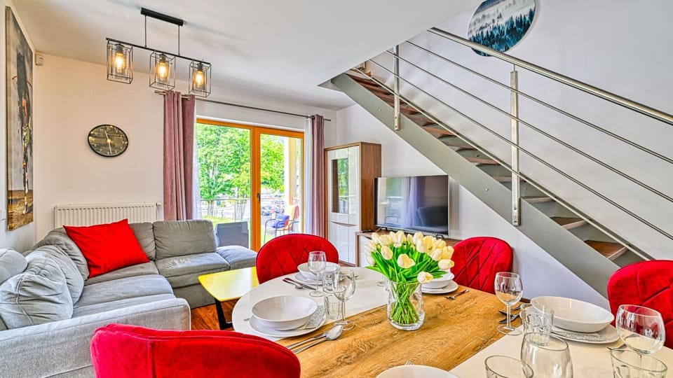 Living room, Seating area, Dining area