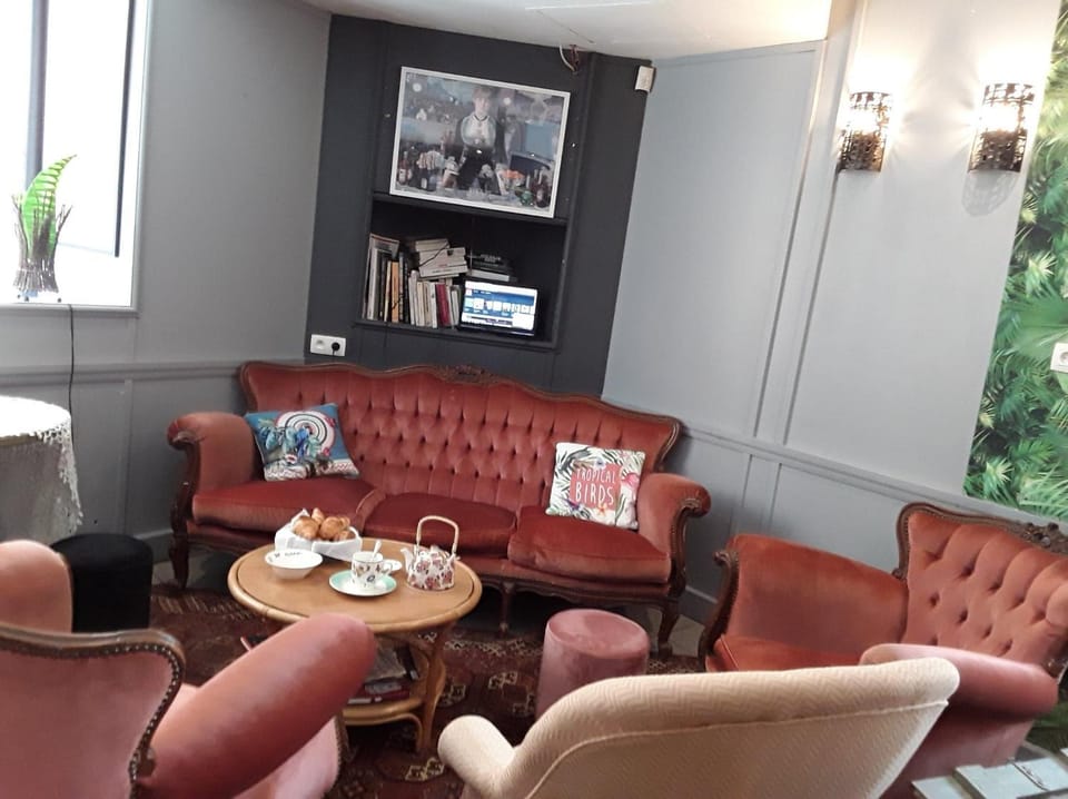 Lounge or bar, Seating area