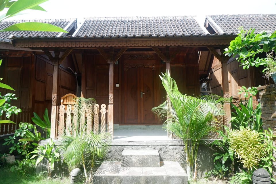 Satria House Amed Bed and Breakfast in Abang