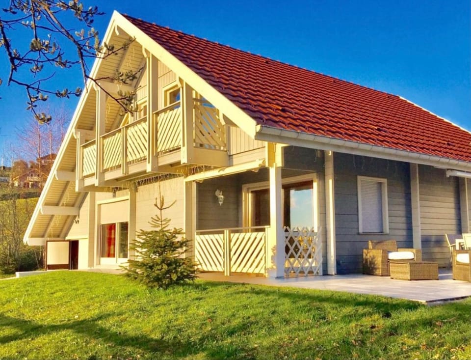 Chalet Le Flocon Bleu - Mauselaine avec vue sur le Lac de Gérardmer Chalet in Gérardmer