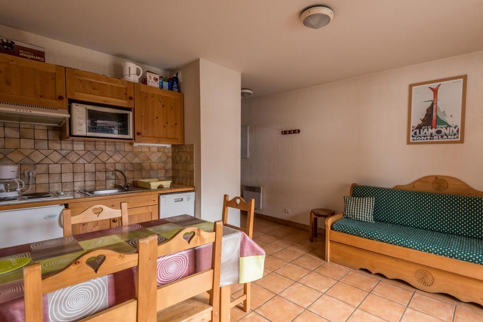 Kitchen or kitchenette, Living room, Dining area, pet friendly