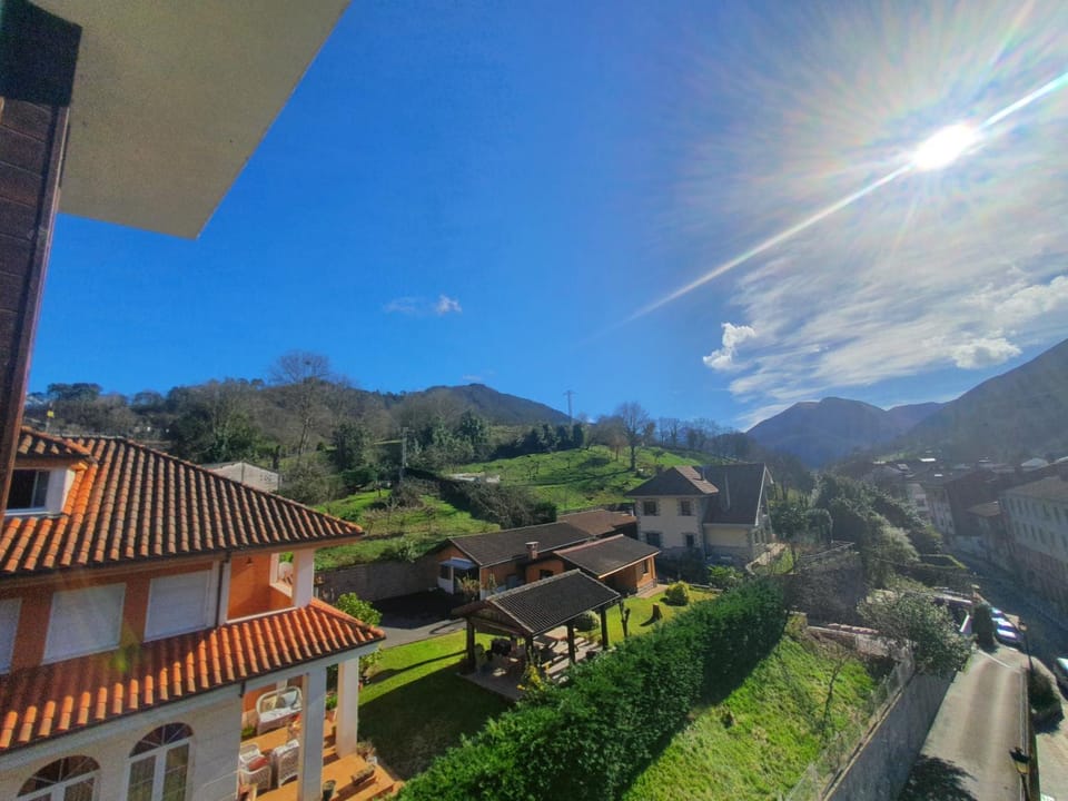 Off site, Neighbourhood, Mountain view