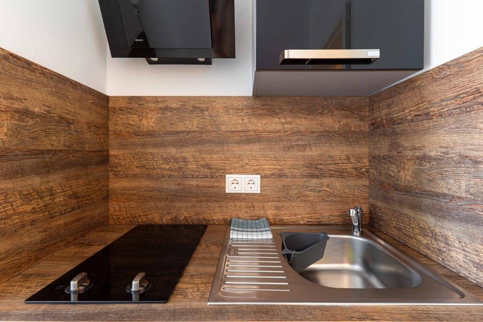 Kitchen or kitchenette, kitchen