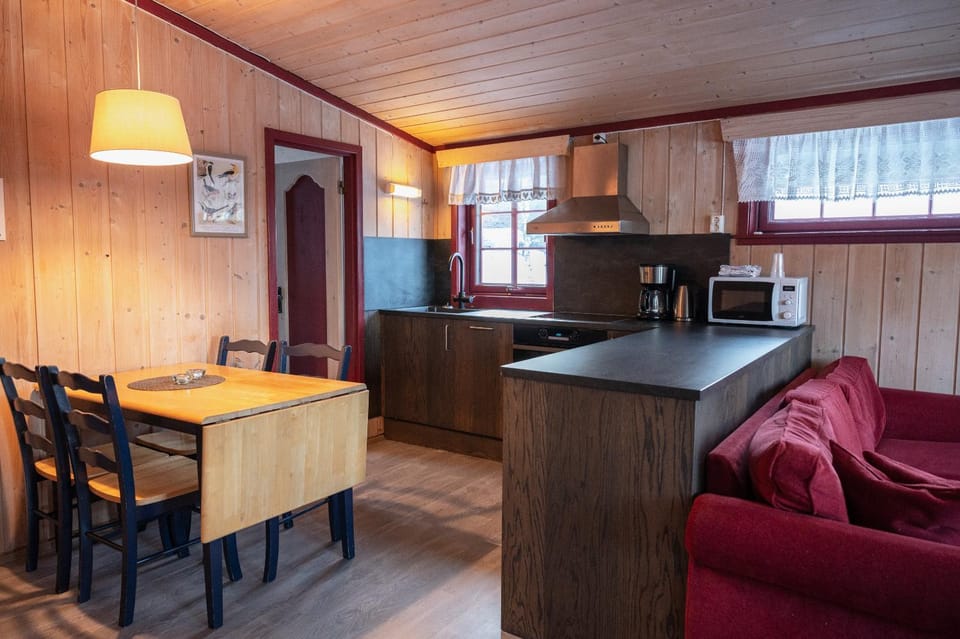 Coffee/tea facilities, Seating area, Dining area, pet friendly, stove