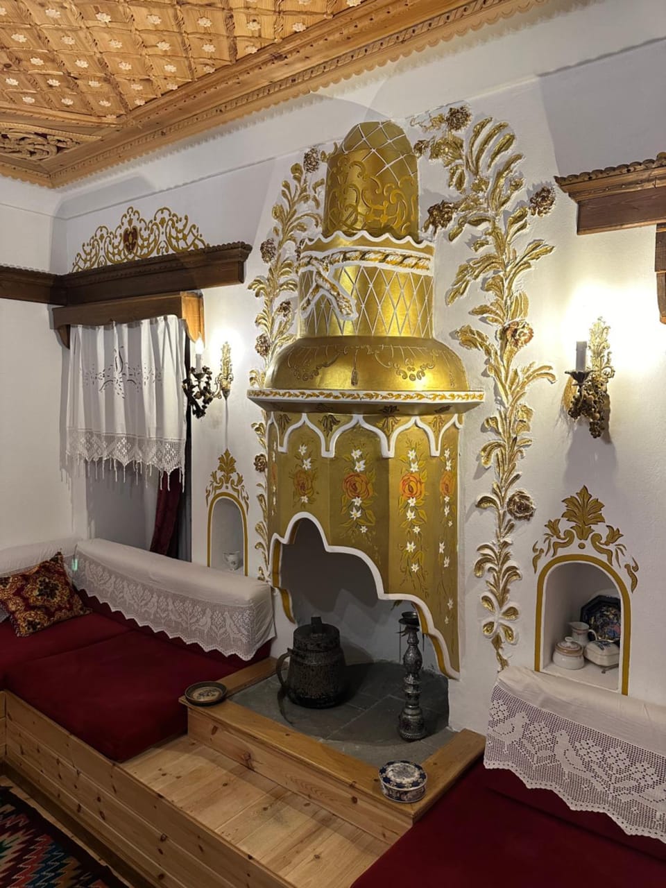 Photo of the whole room, Seating area, Bedroom