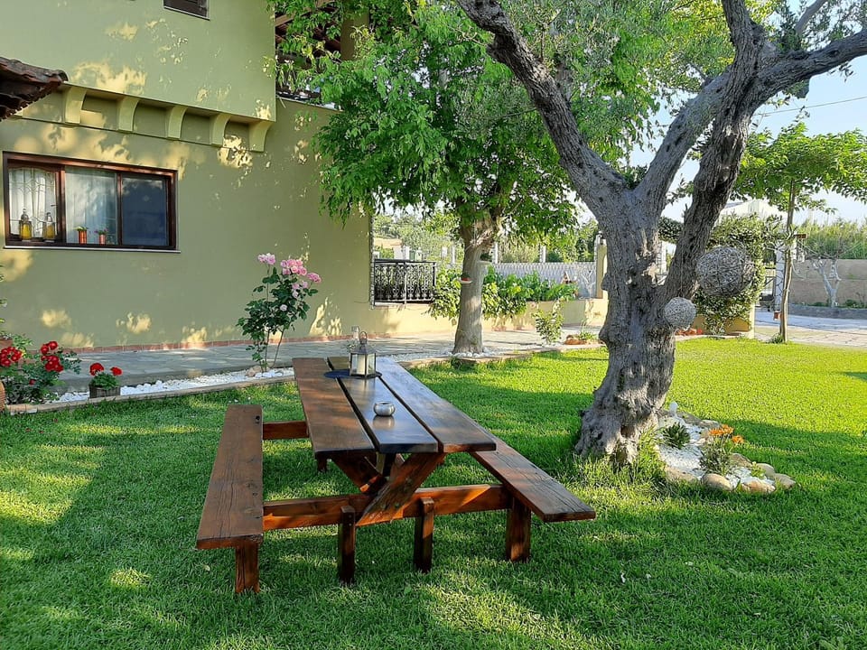 Vintage Home House in Nikiti