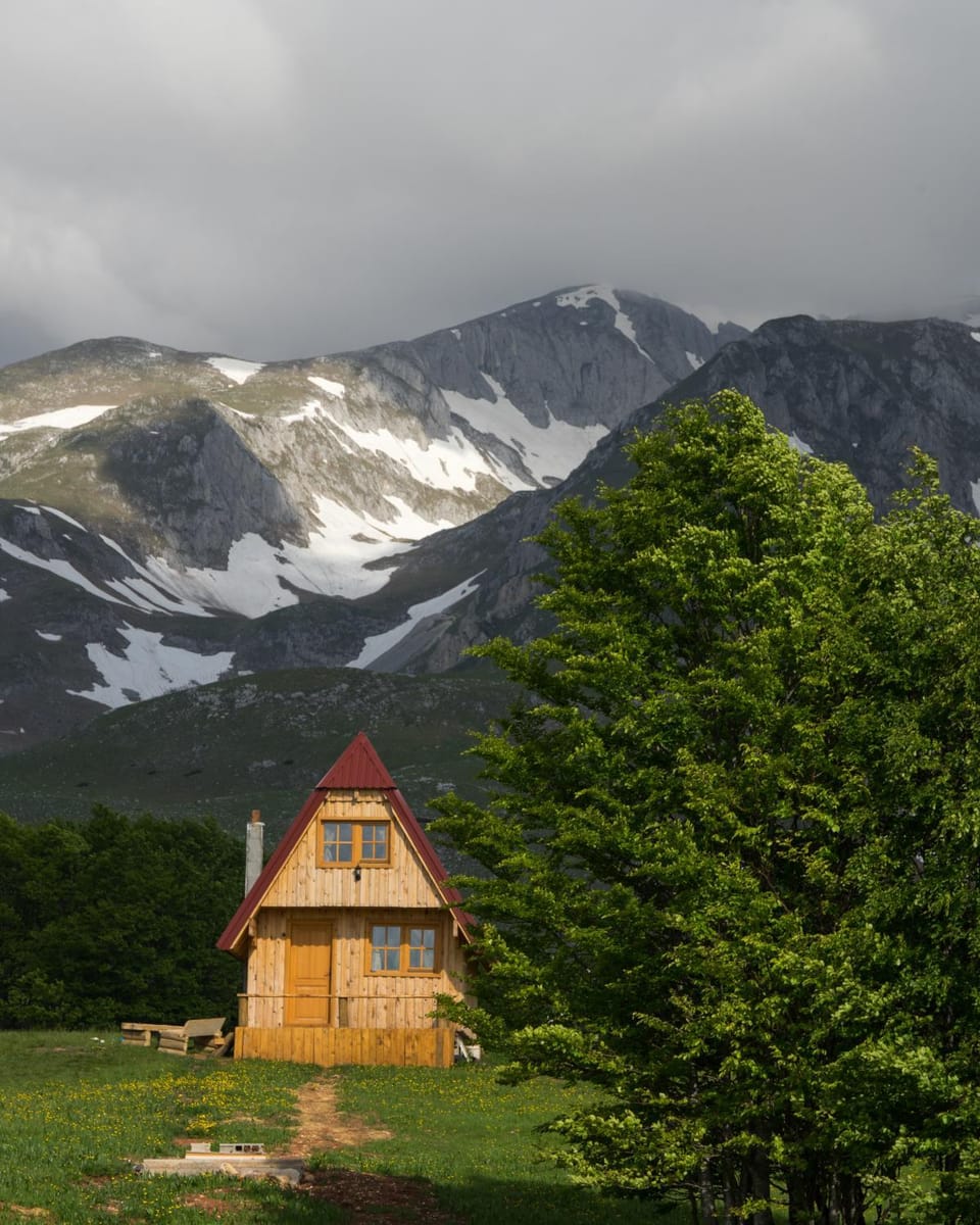Property building, Nearby landmark, Spring, Natural landscape, Mountain view