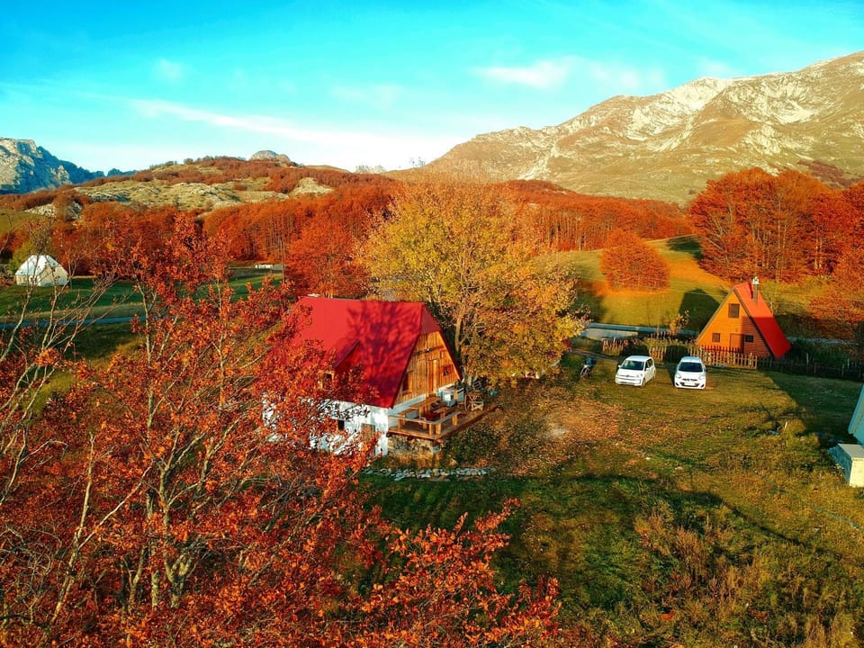 Nearby landmark, Natural landscape, Garden view, Landmark view, Mountain view