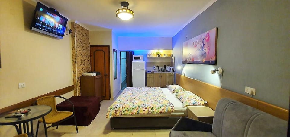 Bed, Living room, Bedroom