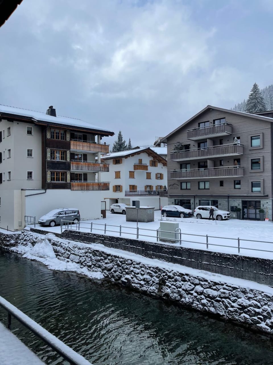 TOP LOCATION - Klosters center - 130m distance to ski lift Parsenn Gotschnabahn and railway station Klosters Platz - direct connection to Davos Apartment in Vorarlberg, Austria