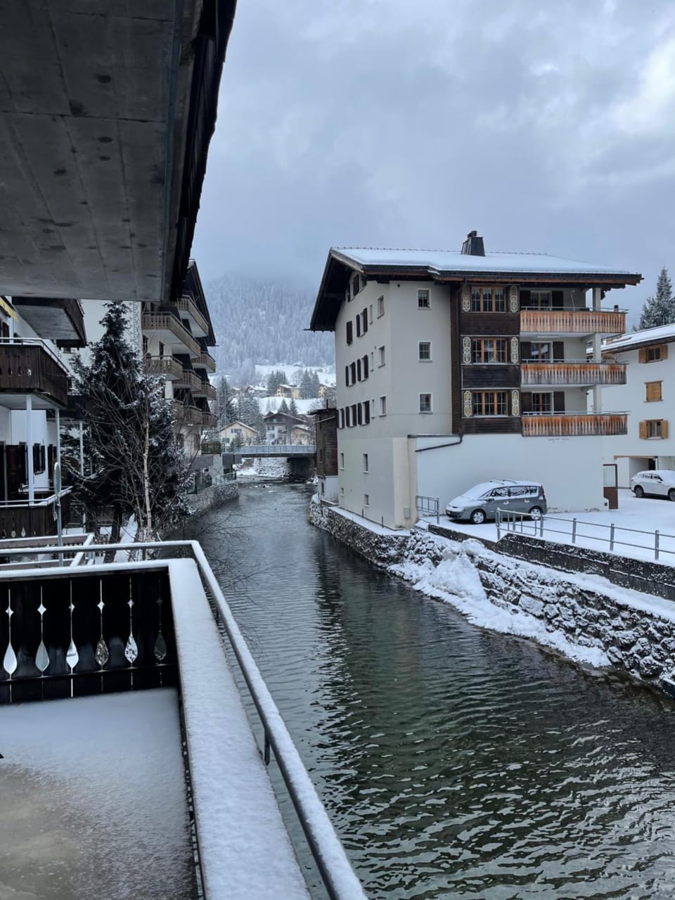TOP LOCATION - Klosters center - 130m distance to ski lift Parsenn Gotschnabahn and railway station Klosters Platz - direct connection to Davos Apartment in Vorarlberg, Austria