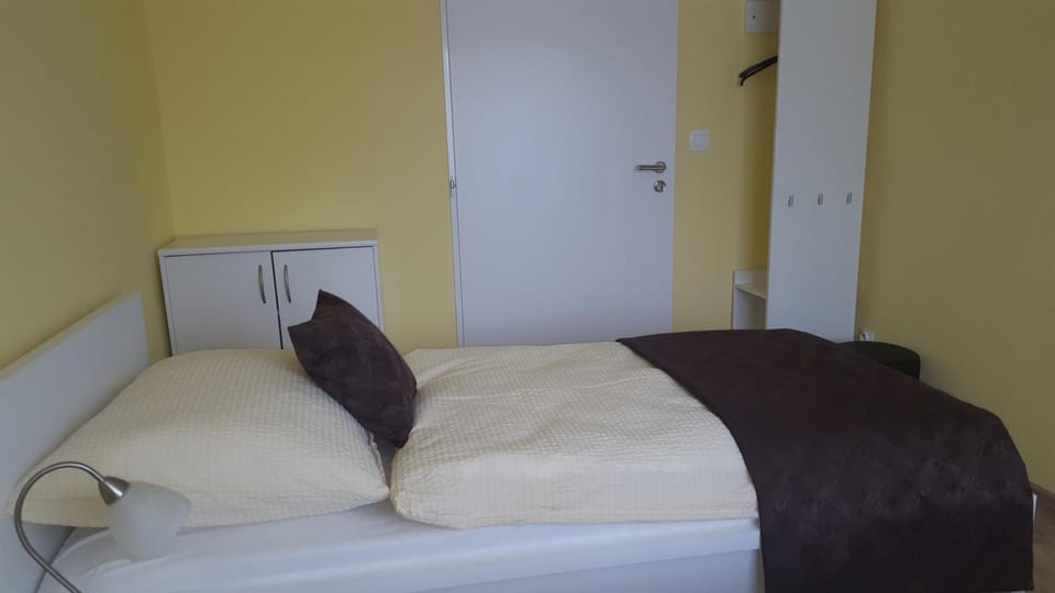 Apartmá Helga Apartment in Lower Silesian Voivodeship
