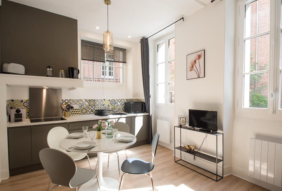 Kitchen or kitchenette, Living room