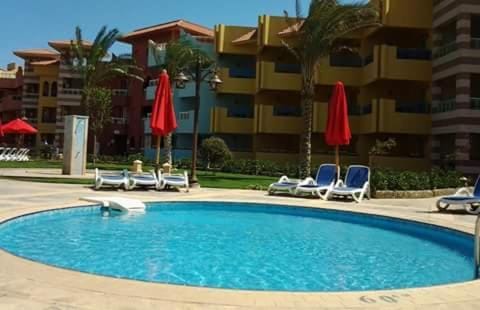 Property building, Bird's eye view, Pool view