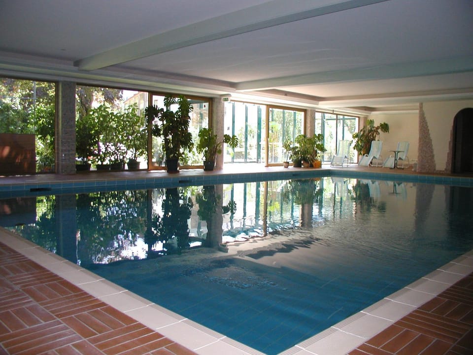 Swimming pool, Swimming pool