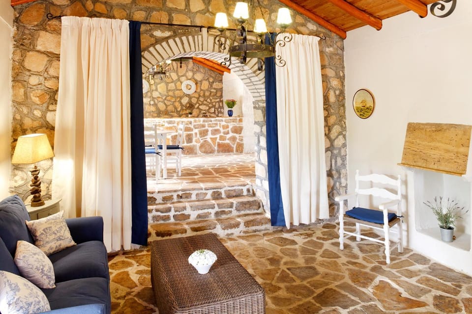 Kitchen or kitchenette, Living room, Seating area