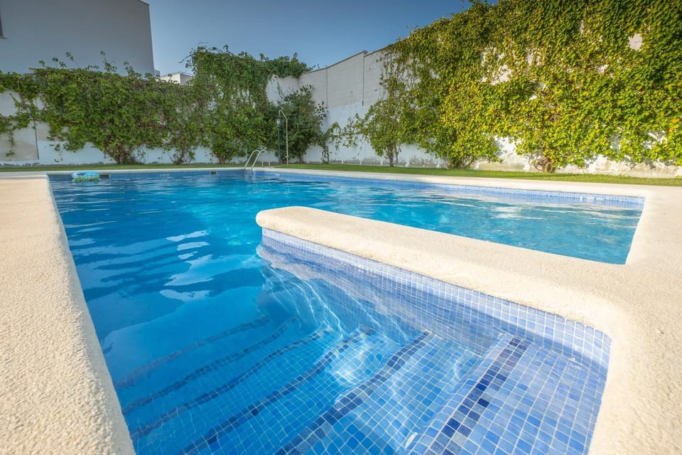 Property building, Swimming pool