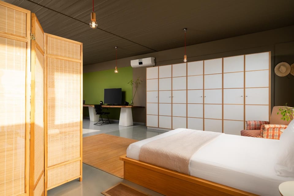 Bed, TV and multimedia, Photo of the whole room, Bedroom, wardrobe