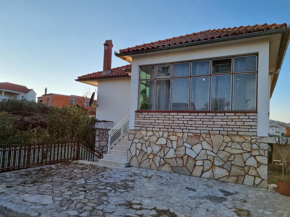 Property building, Parking