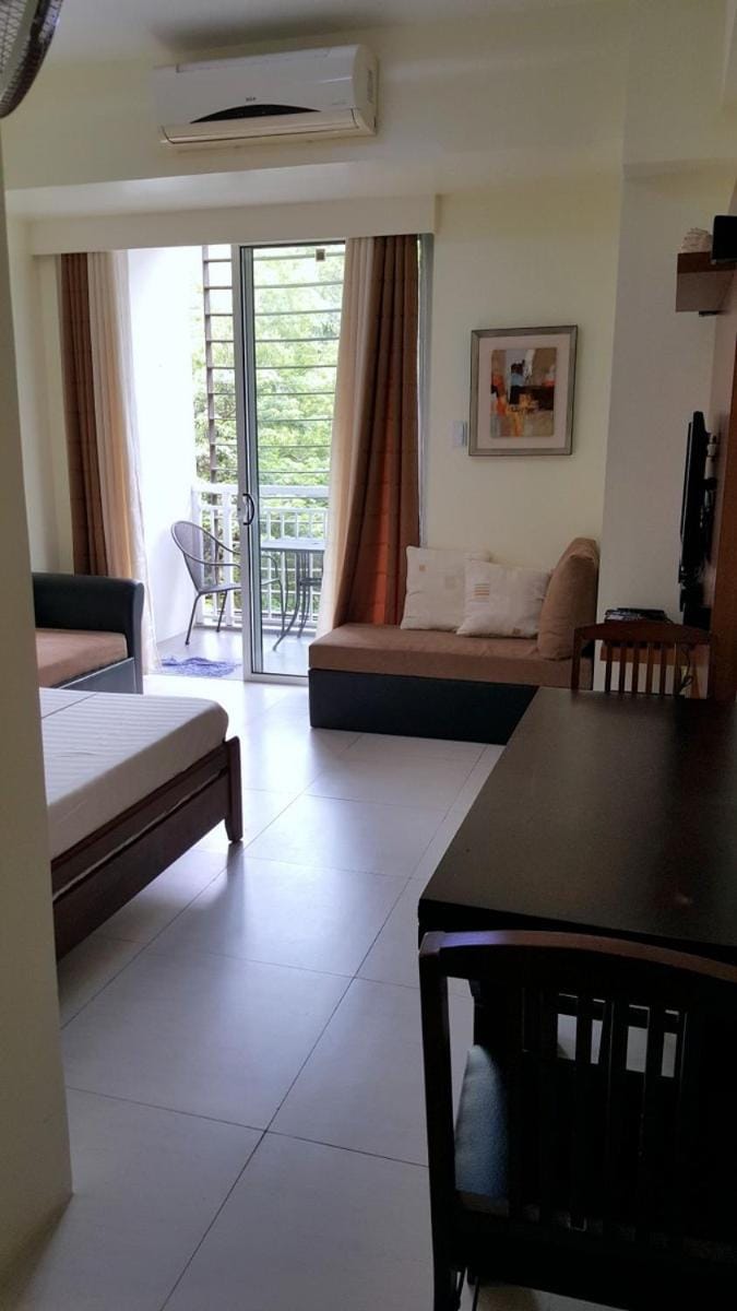 Pico De Loro - Myna B Studio Apartment in Nasugbu