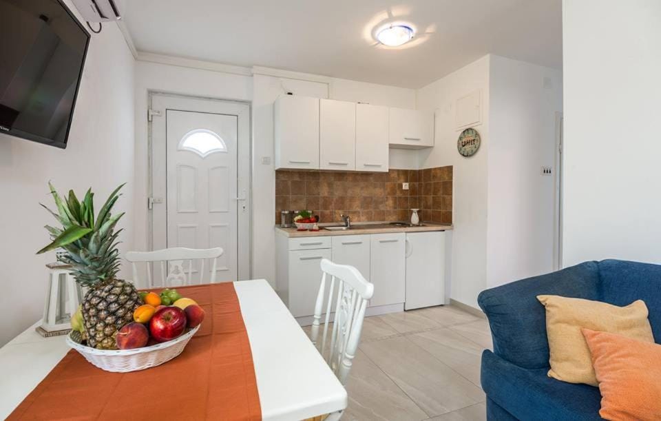 Apartments Dora Apartment in Primorje-Gorski Kotar County