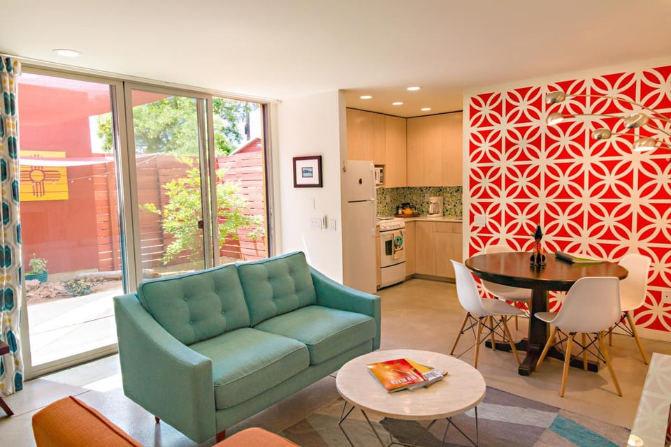 Patio, Kitchen or kitchenette, Living room, Seating area, Dining area