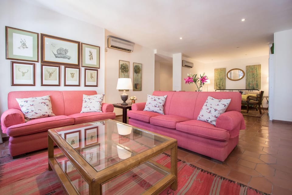 Library, Living room, Seating area