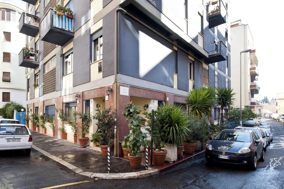 Facade/entrance