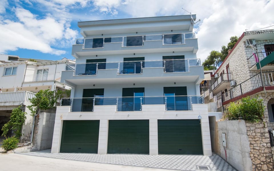 Property building, Facade/entrance