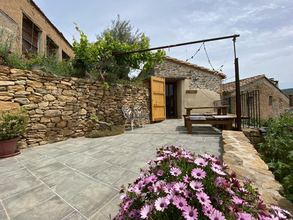 Facade/entrance, Off site, Natural landscape, Balcony/Terrace