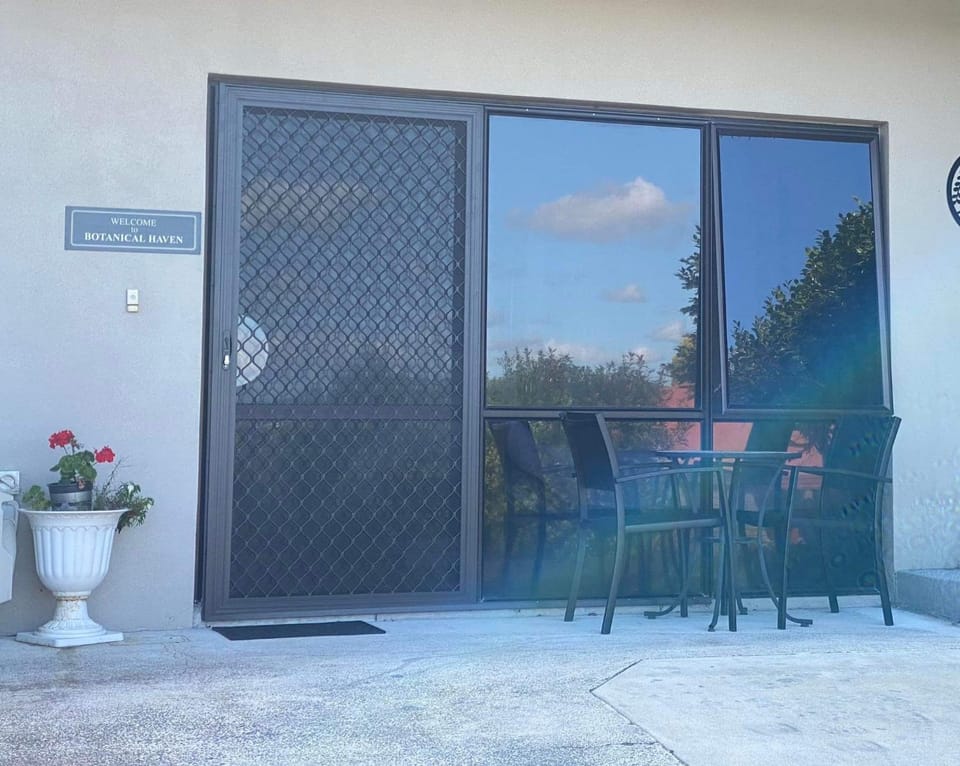 Patio, Facade/entrance