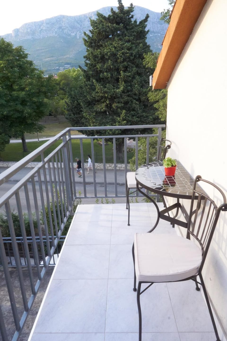 Balcony/Terrace, Mountain view