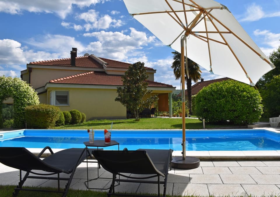 Pool view, Swimming pool