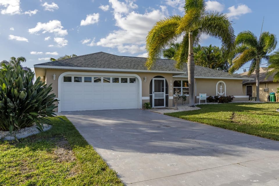 Villa Calusa, Cape Coral House in Cape Coral
