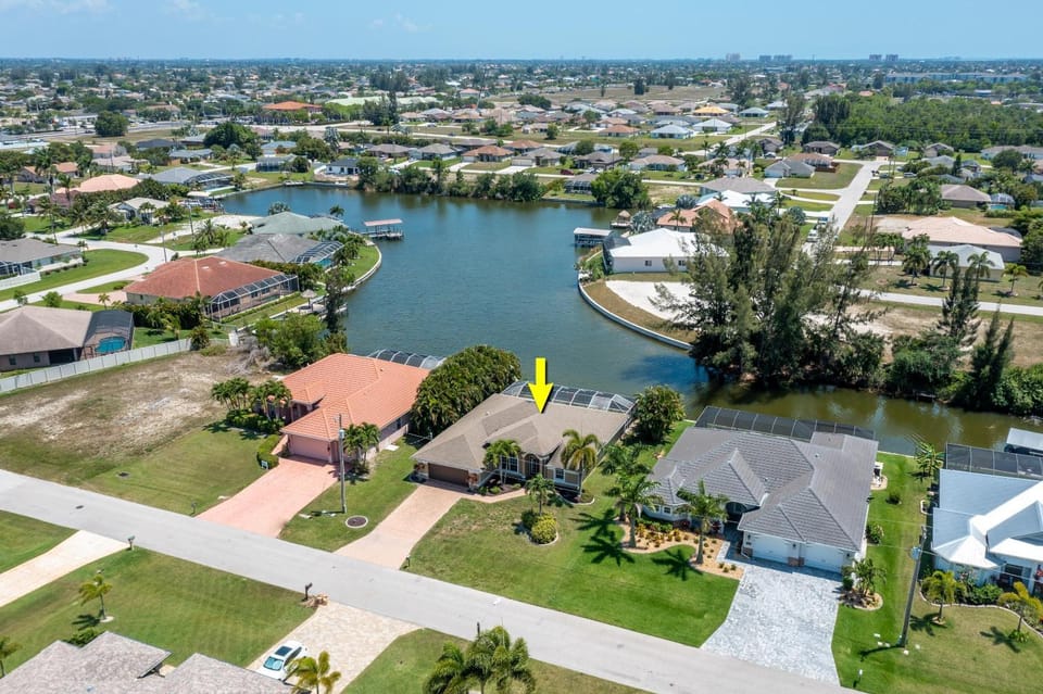 Villa On The Lake, Cape Coral House in Cape Coral