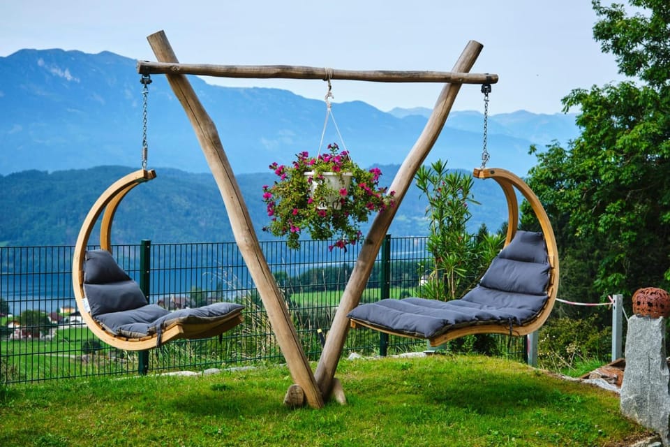 Natural landscape, Garden, Balcony/Terrace, Seating area, Lake view, Mountain view, sunbed