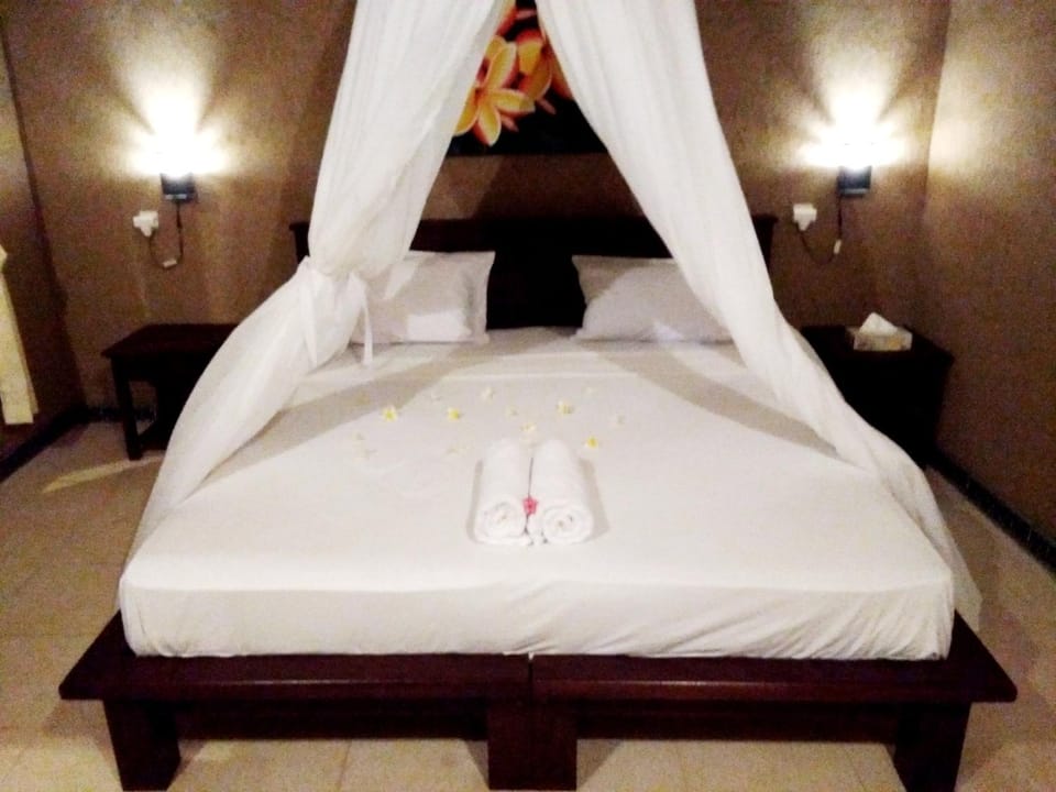 Bedroom, cot